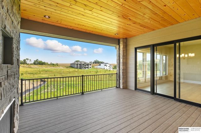 20638 Laurel Avenue, Elkhorn, NE 68022