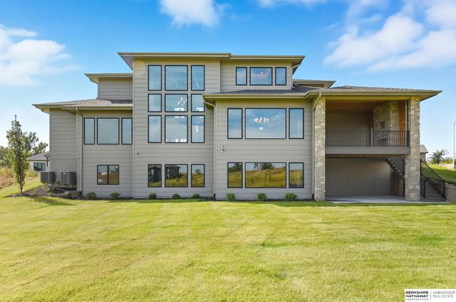 20638 Laurel Avenue, Elkhorn, NE 68022