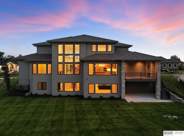 20638 Laurel Avenue, Elkhorn, NE 68022