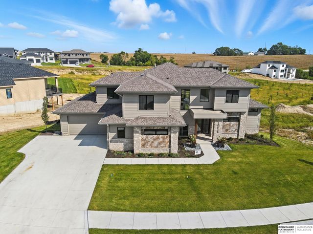 20638 Laurel Avenue, Elkhorn, NE 68022