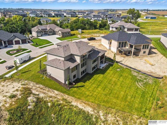 20638 Laurel Avenue, Elkhorn, NE 68022