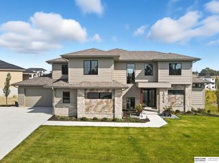 20638 Laurel Avenue, Elkhorn, NE 68022