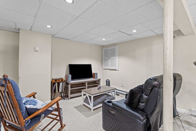 83 Ne Village Road, Concord, NH 03301