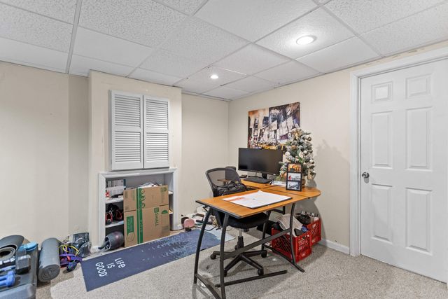 83 Ne Village Road, Concord, NH 03301