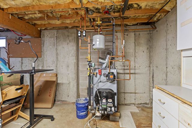 83 Ne Village Road, Concord, NH 03301