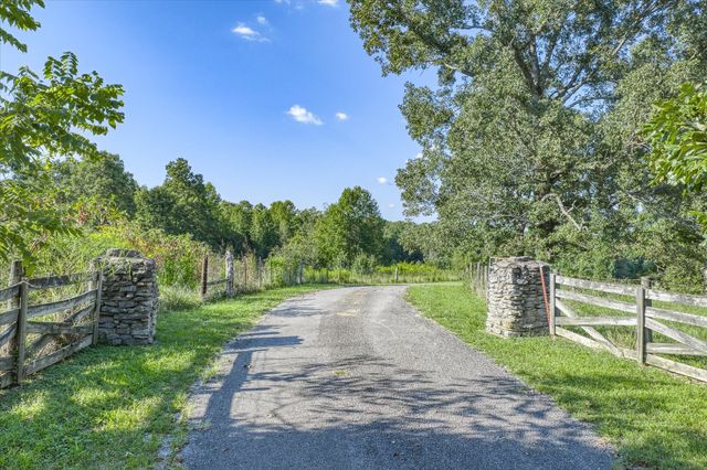 3916 Indian Mound Rd, Sparta, TN 38583