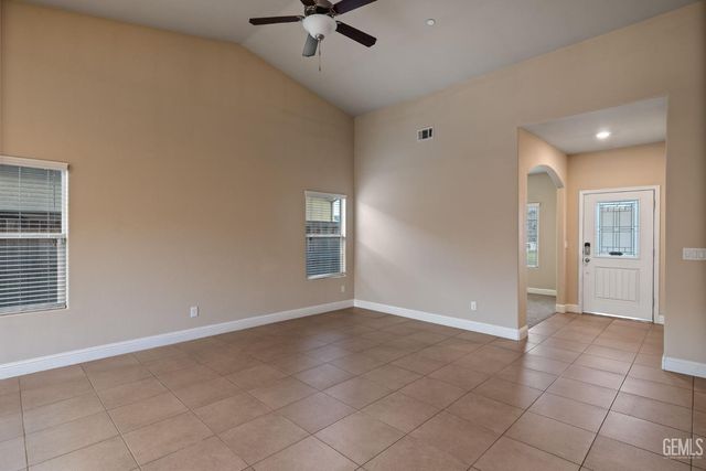 9504 Laurelwood Court, Shafter, CA 93263