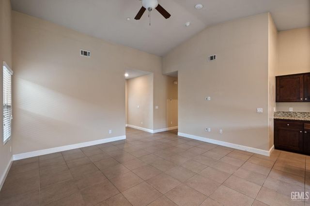 9504 Laurelwood Court, Shafter, CA 93263