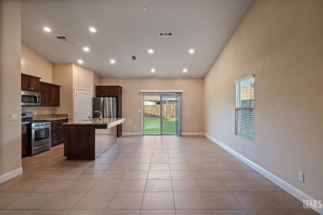 9504 Laurelwood Court, Shafter, CA 93263