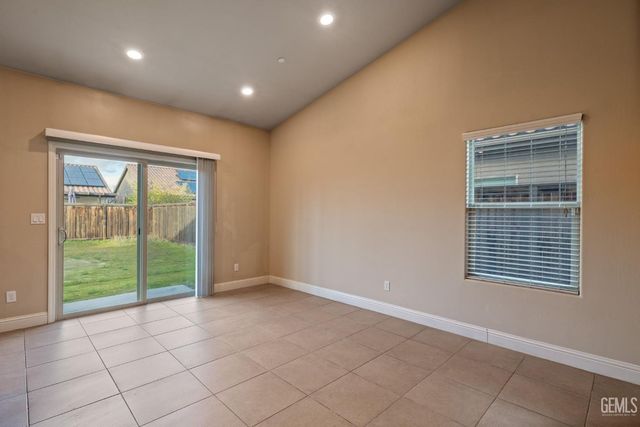 9504 Laurelwood Court, Shafter, CA 93263