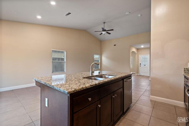 9504 Laurelwood Court, Shafter, CA 93263