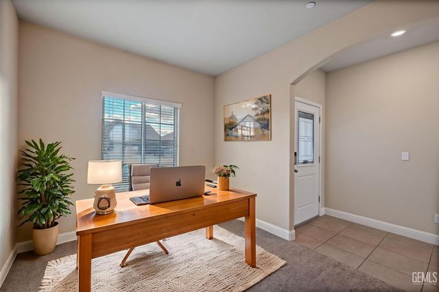 9504 Laurelwood Court, Shafter, CA 93263