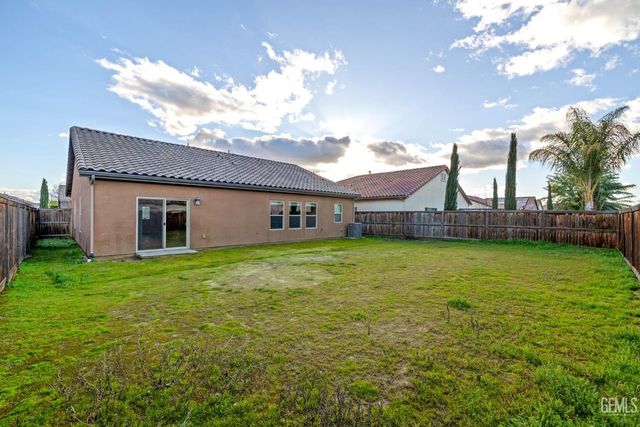 9504 Laurelwood Court, Shafter, CA 93263