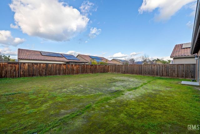 9504 Laurelwood Court, Shafter, CA 93263