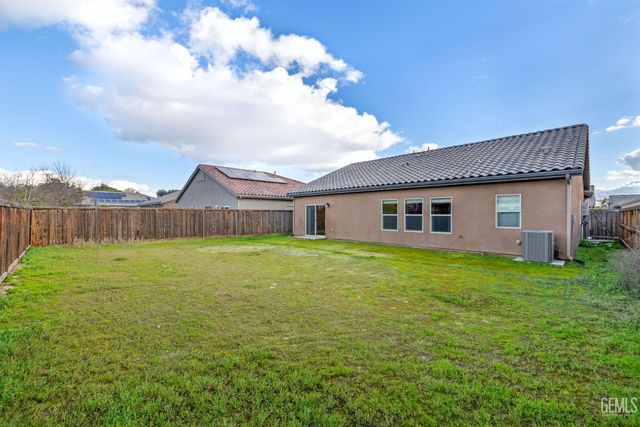 9504 Laurelwood Court, Shafter, CA 93263