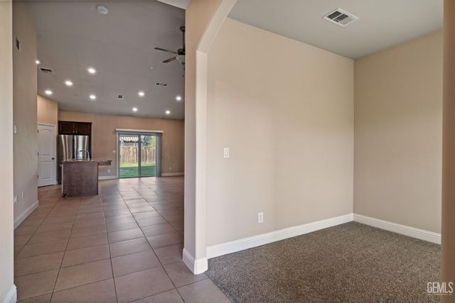 9504 Laurelwood Court, Shafter, CA 93263