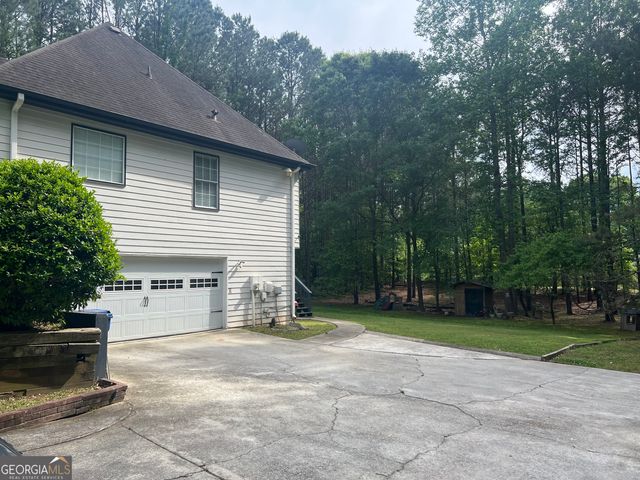 5022 Cliff Top Drive, Loganville, GA 30052