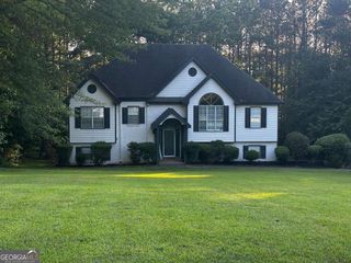 5022 Cliff Top Drive, Loganville, GA 30052