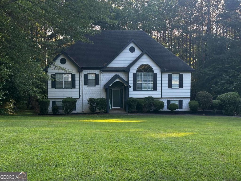 5022 Cliff Top Drive, Loganville, GA 30052