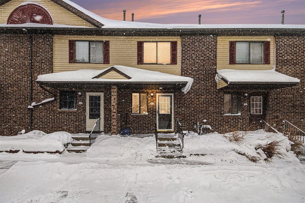 60 Carriage Lane, Grand Rapids, MI 49548