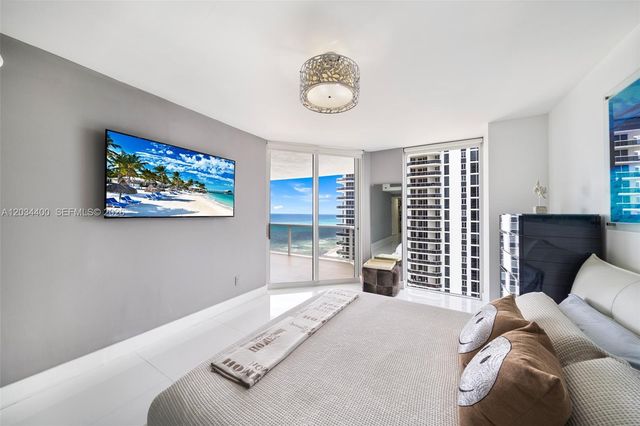 4779 Collins Ave 2604, Miami Beach, FL 33140