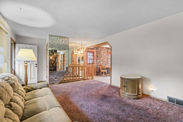 1933 Flandrau Street, Maplewood, MN 55109
