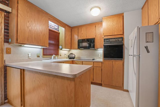 1933 Flandrau Street, Maplewood, MN 55109