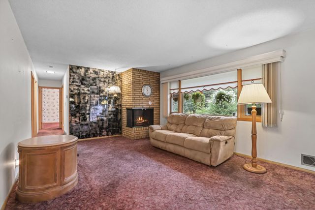 1933 Flandrau Street, Maplewood, MN 55109