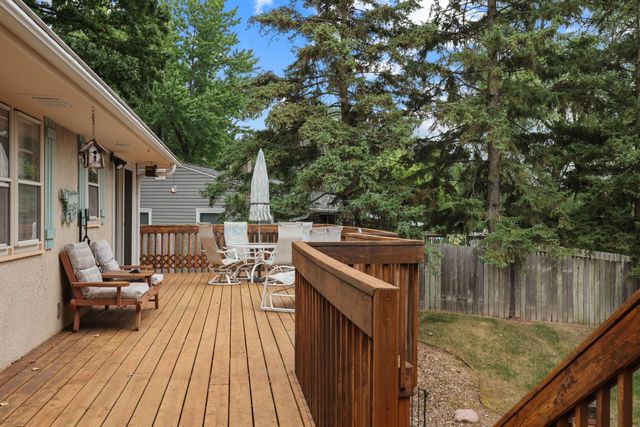 1933 Flandrau Street, Maplewood, MN 55109