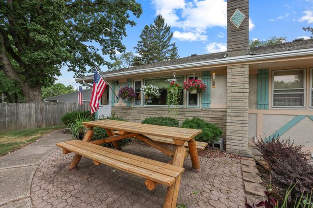 1933 Flandrau Street, Maplewood, MN 55109