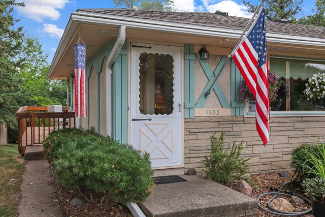 1933 Flandrau Street, Maplewood, MN 55109