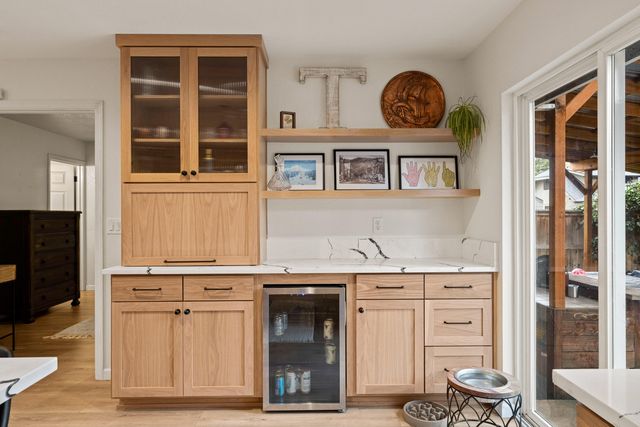 417 NW Midland Avenue, Grants Pass, OR 97526