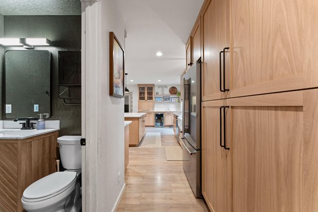 417 NW Midland Avenue, Grants Pass, OR 97526