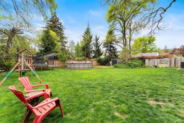 417 NW Midland Avenue, Grants Pass, OR 97526