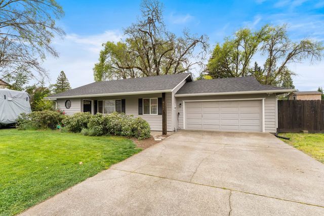 417 NW Midland Avenue, Grants Pass, OR 97526