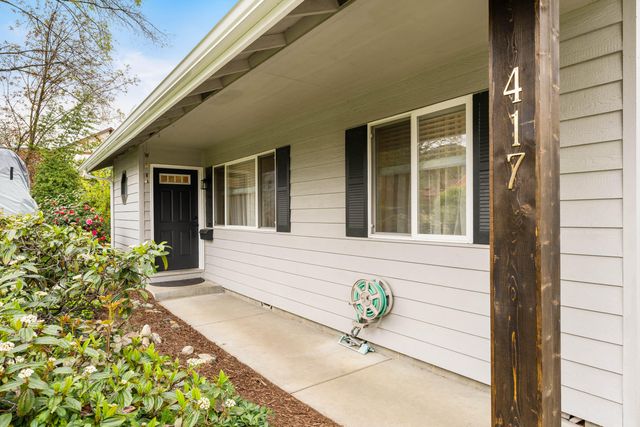 417 NW Midland Avenue, Grants Pass, OR 97526