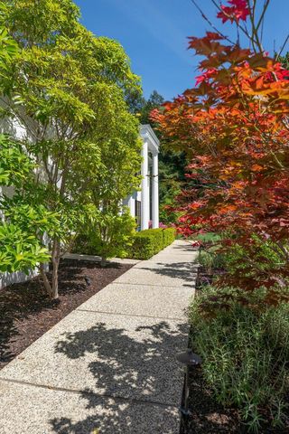 740 Clydesdale Drive, Hillsborough, CA 94010