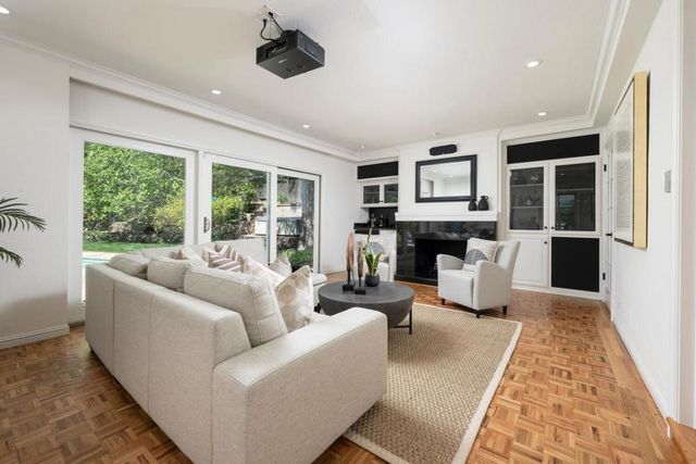 740 Clydesdale Drive, Hillsborough, CA 94010