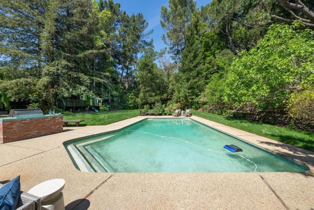 740 Clydesdale Drive, Hillsborough, CA 94010