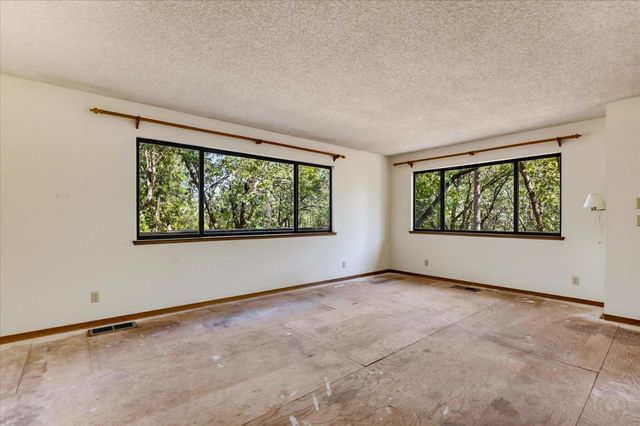 15914 Brooks Rd, Grass Valley, CA 95945