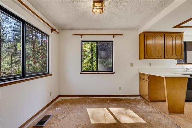 15914 Brooks Rd, Grass Valley, CA 95945