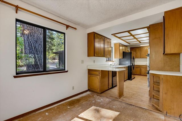 15914 Brooks Rd, Grass Valley, CA 95945