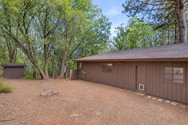 15914 Brooks Rd, Grass Valley, CA 95945