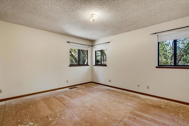 15914 Brooks Rd, Grass Valley, CA 95945
