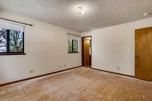 15914 Brooks Rd, Grass Valley, CA 95945