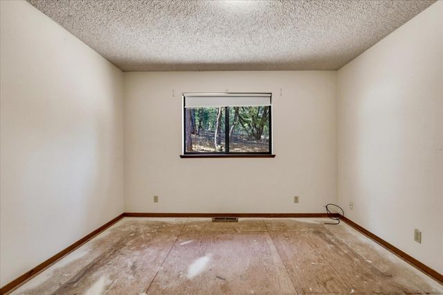 15914 Brooks Rd, Grass Valley, CA 95945