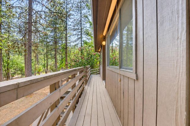 15914 Brooks Rd, Grass Valley, CA 95945