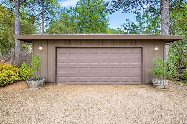 15914 Brooks Rd, Grass Valley, CA 95945