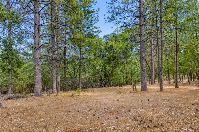15914 Brooks Rd, Grass Valley, CA 95945
