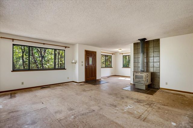 15914 Brooks Rd, Grass Valley, CA 95945